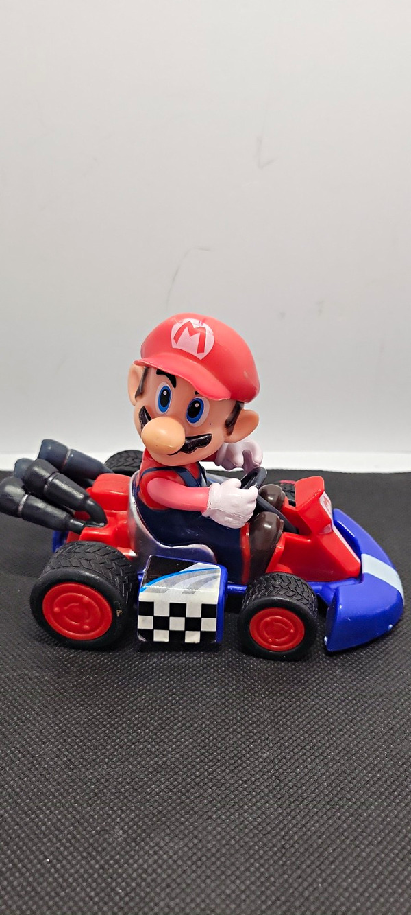 Nintendo Mario Kart 1:16 Car w/ Character Figure Red Blue Black White